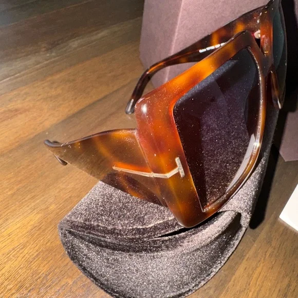 NWT Tom Ford Brown Square Sunglasses - Picture 4 of 6